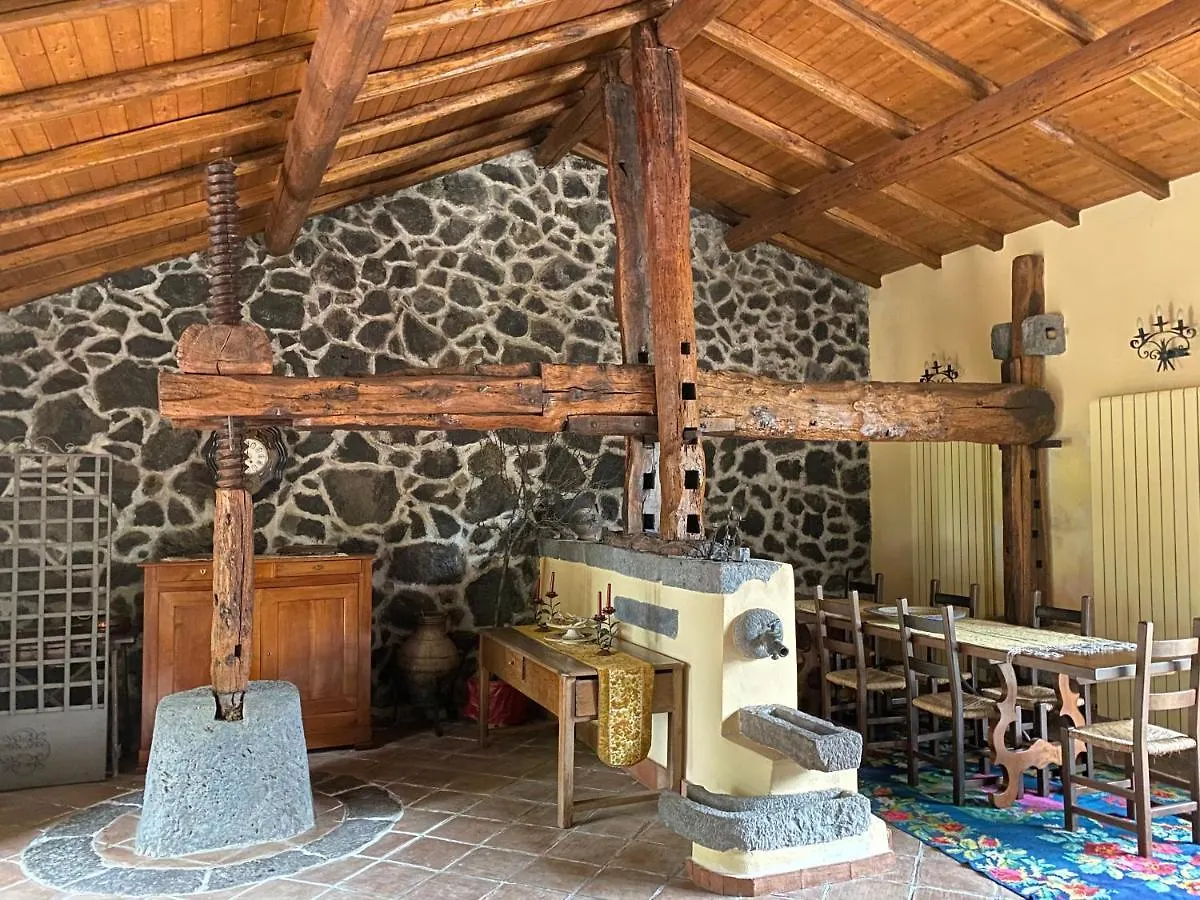 Bed And Breakfast Il Glicine Piedimonte Etneo 0*,  Italië
